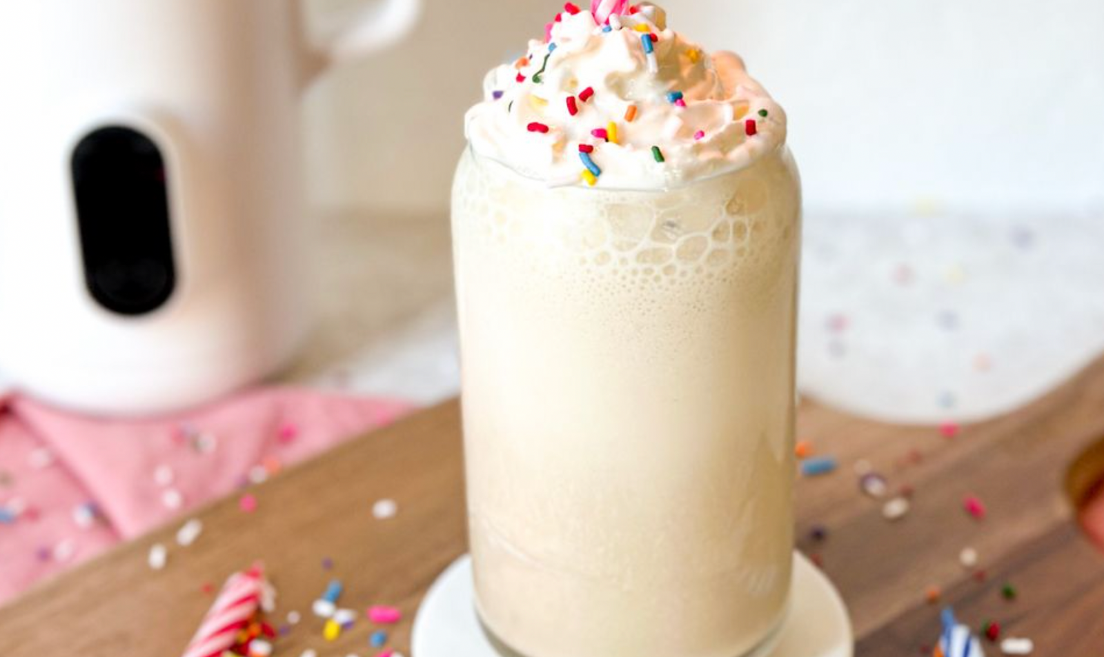 Smoothie au gâteau d'anniversaire